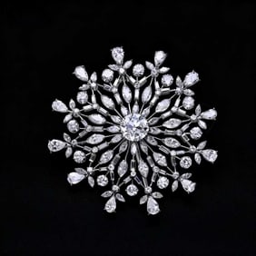 B.BERNASCONI, ITALY, 18K GOLD AND DIAMOND SNOWFLAKE BROOCH, LARGE
