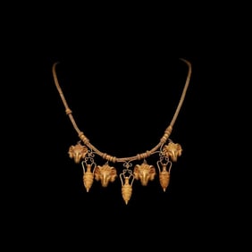 18K GOLD ARCHAEOLOGICAL REVIVAL NECKLACE AND PAIR OF EARRINGS