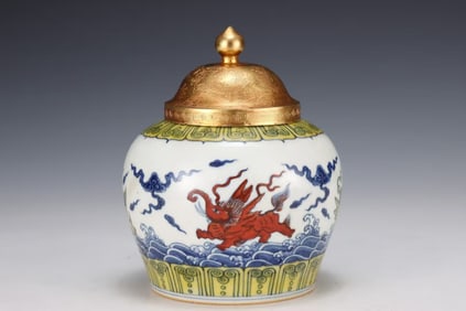A DOUCAI 'SEAHORSE' JAR