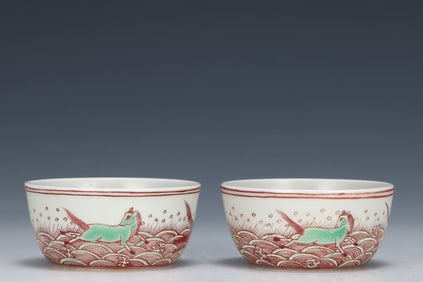 A RED-AND-GREEN 'SEA BEAST' CUP