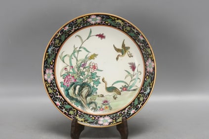 A FAMILLE ROSE DISH