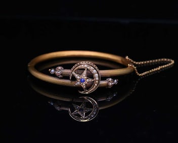 18K GOLD STARS-AND-MOON BANGLE