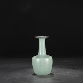 A RU-TYPE SKY-BLUE GLAZED ROULEAU VASE