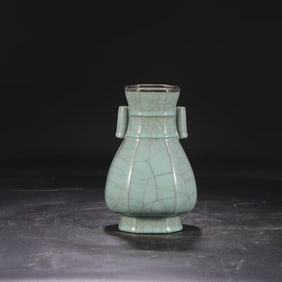 A GUAN-TYPE CELADON GLAZED VASE