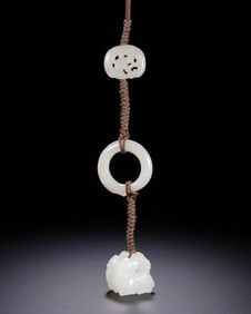 A MULTI-TREASURE NECKLACE