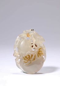 AN AGATE 'FORTUNE' CARVING