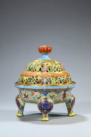 A FAMILLE ROSE GILDED OPENWORK 'INTERLOCKING LOTUS' CENSER