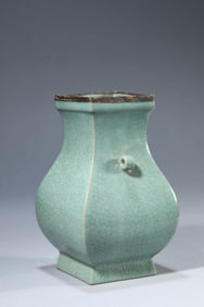 A RU TYPE SQUARE VASE