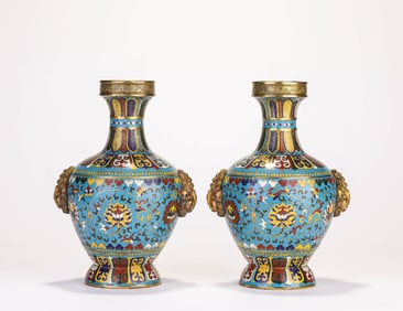 A PAIR OF CLOISONNé ENAMEL 'INTERLOCKING LOTUS' DISH MOUTH VASES WITH HEAVENLY ROOSTER HANDLES