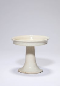 A WHITE PORCELAIN STEM DISH
