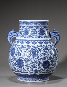 A BLUE AND WHITE 'INTERLOCKING LOTUS' ZUN