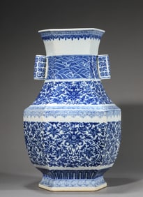 A BLUE AND WHITE 'INTERLOCKING LOTUS' ZUN