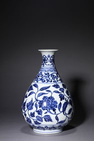 A BLUE AND WHITE 'INTERLOCKING LOTUS' YUHUCHUN PING