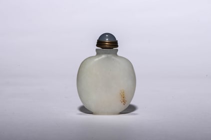 A HETIAN JADE SNUFF BOTTLE