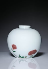 A FAMILLE ROSE 'FLORAL' APPLE-SHAPED VASE