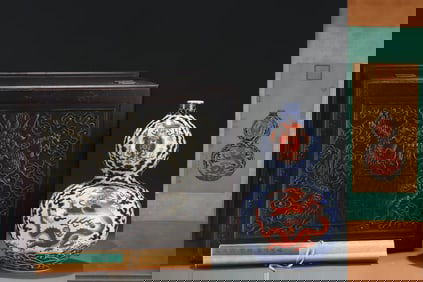 A BLUE AND WHITE COPPER-RED 'CARP AND DRAGON' GOURD-SHAPED VASE