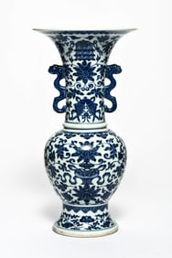 A BLUE-AND-WHITE 'INTERLOCKING LOTUS' VASE