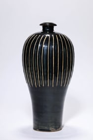 A BLACK-GLAZED MEIPING