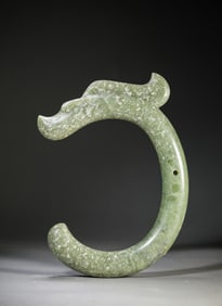 A JADE C-SHAPED DRAGON