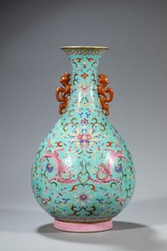 A YANGCAI TURQUOISE-GROUND 'INTERLOCKING FLOWERS AND DRAGON' VASE