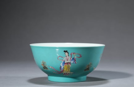 A TURQUOISE-GROUND FAMILLE-ROSE 'LADIES' BOWL