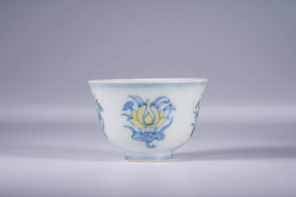 A WUCAI 'LOTUS FLOWER ' CUP