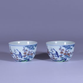 A PAIR OF DOUCAI 'FLOWERS AND BIRDS' CUPS