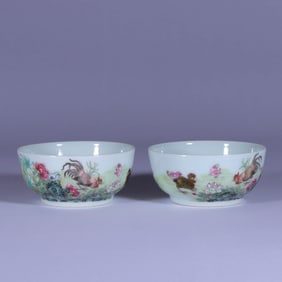 A PAIR OF FAMILLE ROSE 'FLOWERS AND BIRDS' CUPS