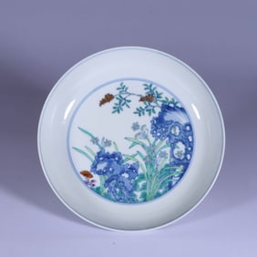 A DOUCAI 'FLORAL' DISH