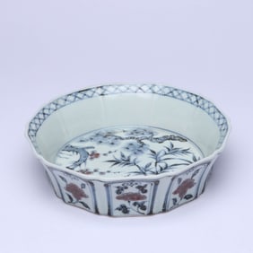 A BLUE AND WHITE AND UNDERGLAZED RED 'PINE, BAMBOO AND PRUNUS' LOBED BRUSH WASHER