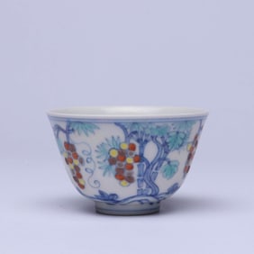 A WUCAI 'GRAPEVINES' CUP