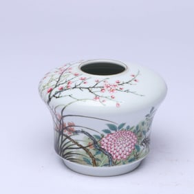 A FAMILLE ROSE 'FLOWERS AND POETRY' BRUSH WASHER