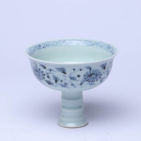 A BLUE AND WHITE 'FLOWER AND POETRY' STEM BOWL