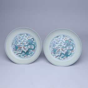 A PAIR OF DOUCAI 'DRAGON AND PHOENIX' DISHES