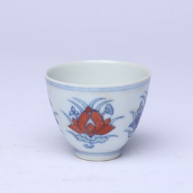 A WUCAI 'LOTUS FLOWER ' CUP