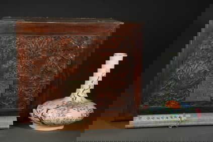 A FAMILLE ROSE 'FLORAL ' WATER-CHESTNUT VASE