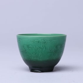 A GREEN-GLAZED 'DRAGON' SMALL CUP