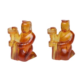 A PAIR OF GLASS FIGURINES