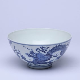 A BLUE AND WHITE 'CLOUD AND DRAGON' BOWL