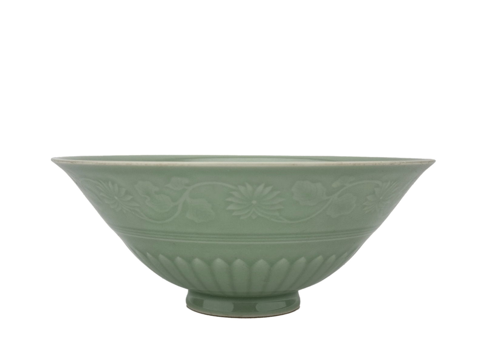 A PALE CELADON GLAZED 'INTERLOCKING CHRYSANTHEMUM' DOULI BOWL