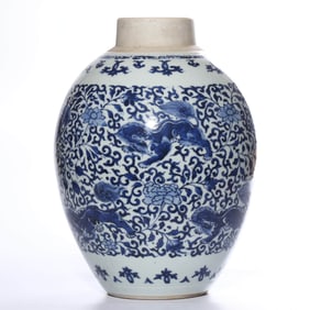 A BLUE AND WHITE 'LION' JAR