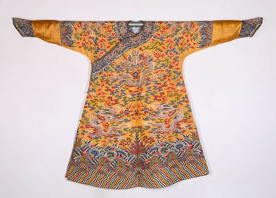 AN IMPERIAL DRAGON ROBE
