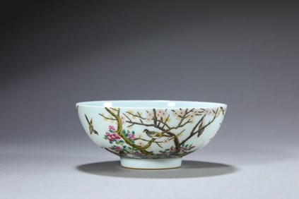 A FAMILLE-ROSE 'FLOWERS AND BIRDS' BOWL