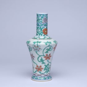 A DOUCAI 'INTERLOCKING FLOWERS'  VASE