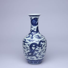 A BLUE AND WHITE 'CLOUD AND DRAGON' VASE