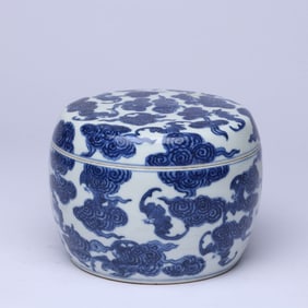 A BLUE AND WHITE 'CLOUD AND BAT' COVERED JAR