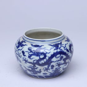 A BLUE AND WHITE 'DRAGON' JAR