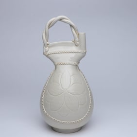 A DING 'FLOWERS' LEATHER-FLASK