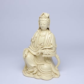A DEHUA FIGURE OF GUANYIN
