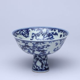A BLUE AND WHITE 'DRAGON AMONG FLOWERS' STEM BOWL